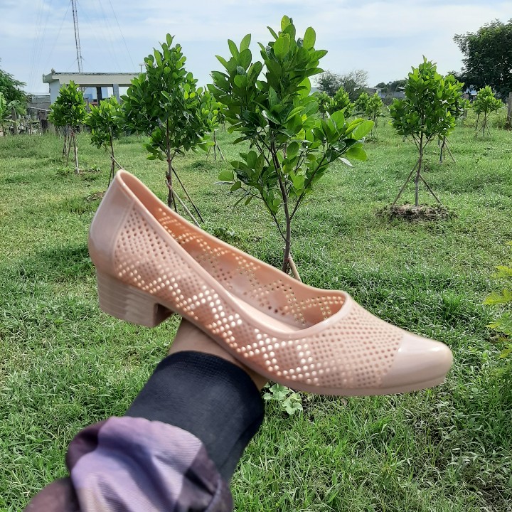[HCM]GIÀY NHỰA NỮ ĐI MƯA CAO 3CM