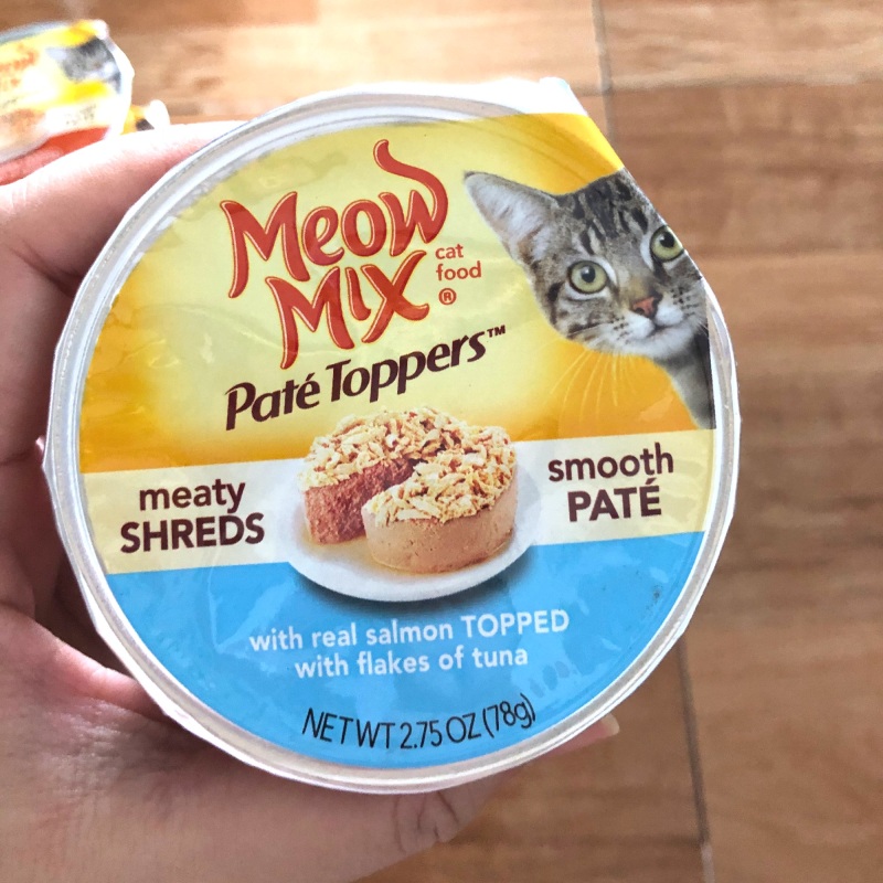 Moew mix Paté Topper Salmon with flakes of Tuna