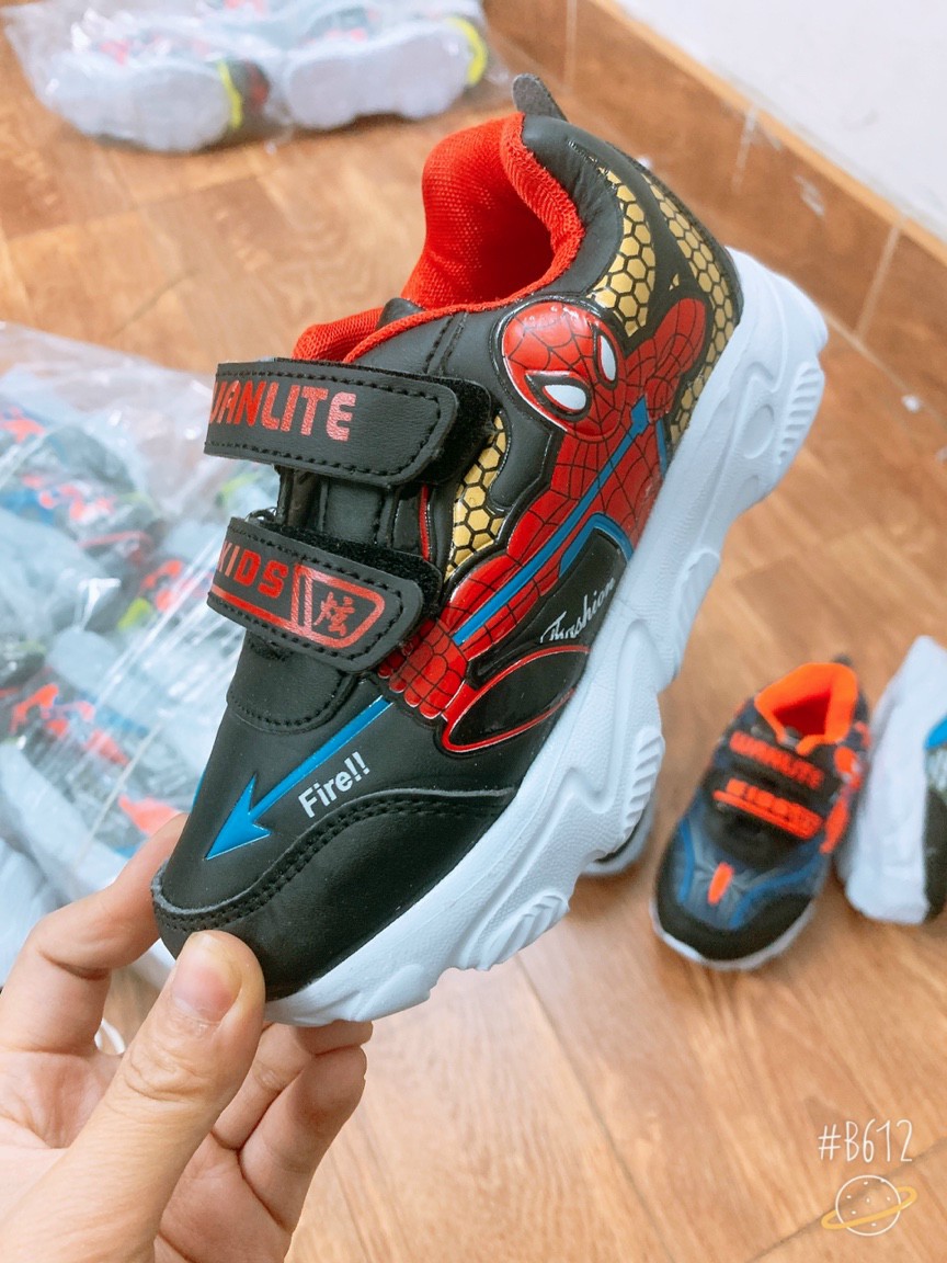 Giày thể thao siêu nhân nhện cho bé