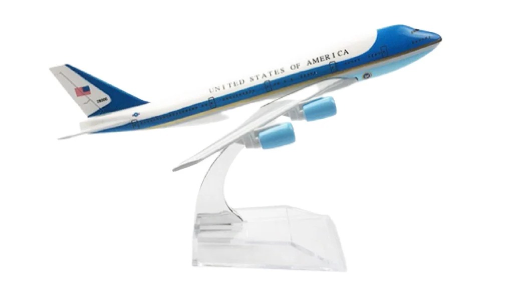 Mô hình máy bay bằng kim loại boeing b747 16cm mb16