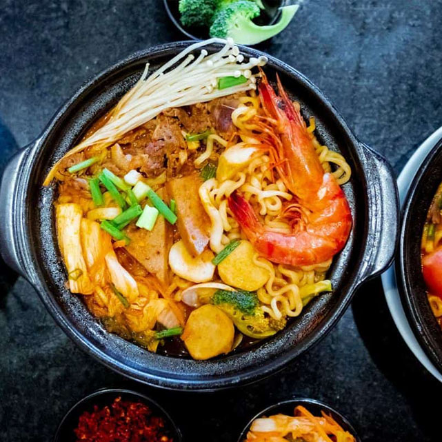 MÌ KHÔNG GIA VỊ HÀN QUỐC OTTOGI GÓI 110G