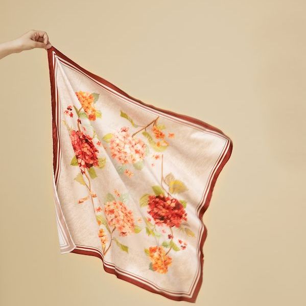 Oceana London - Khăn lụa vuông Madelyn Scarf