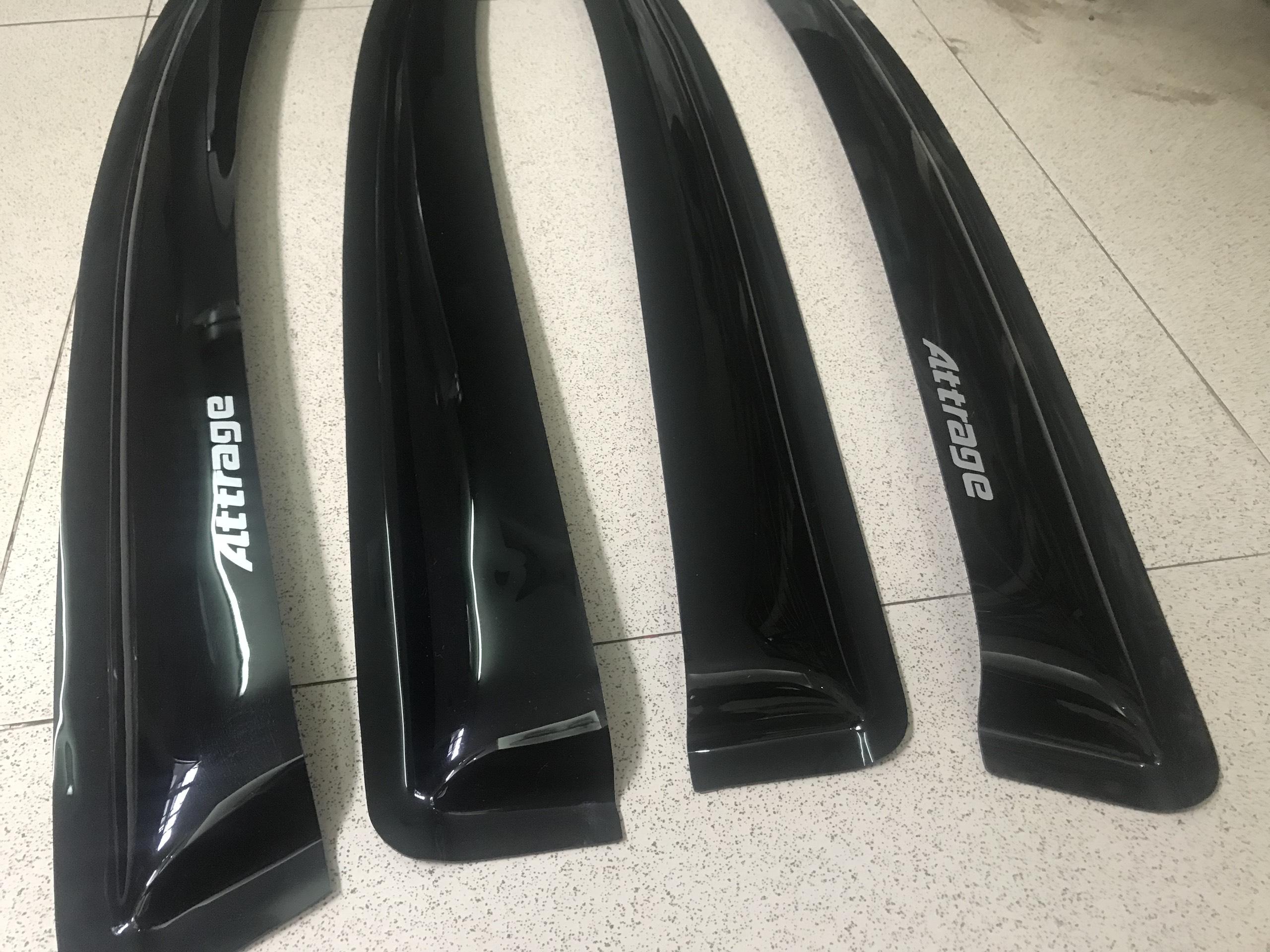 Vè che mưa đen thai cao cap xe mitsubishi attrage 2014-2021