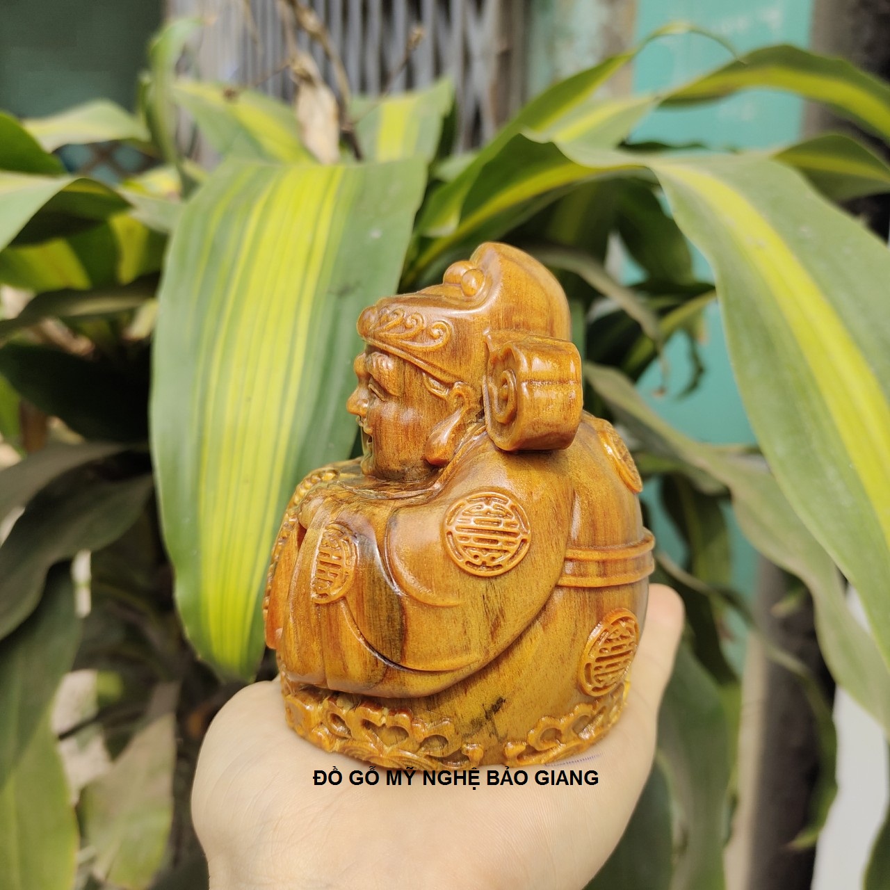 Tượng thần tài gỗ huyết long