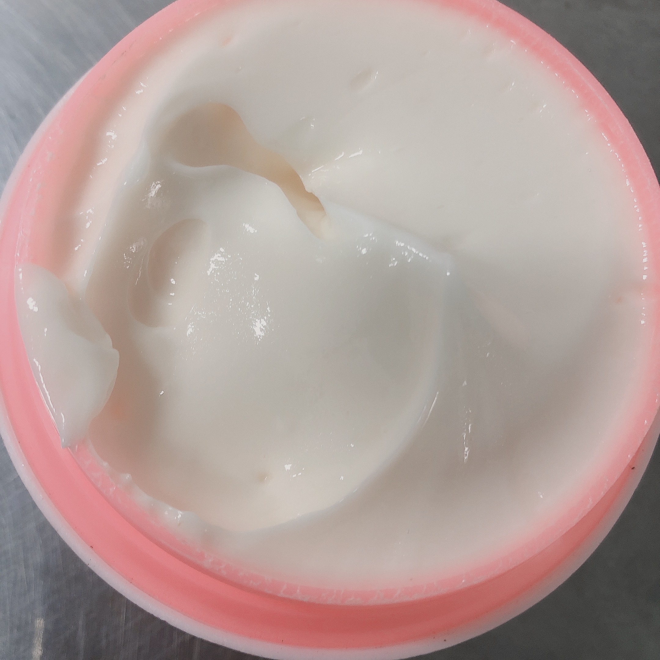 Kem body bong da handmade 1kg