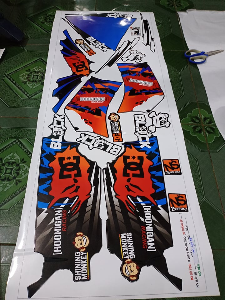 tem rời mio ultimo đầu lâu tem đỏ xe đen