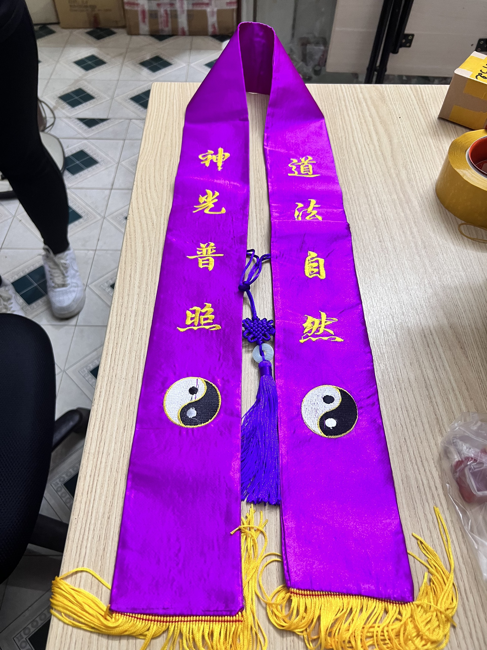 Khăn Cổ Thêu ( Bát Quái + Ngọc )
