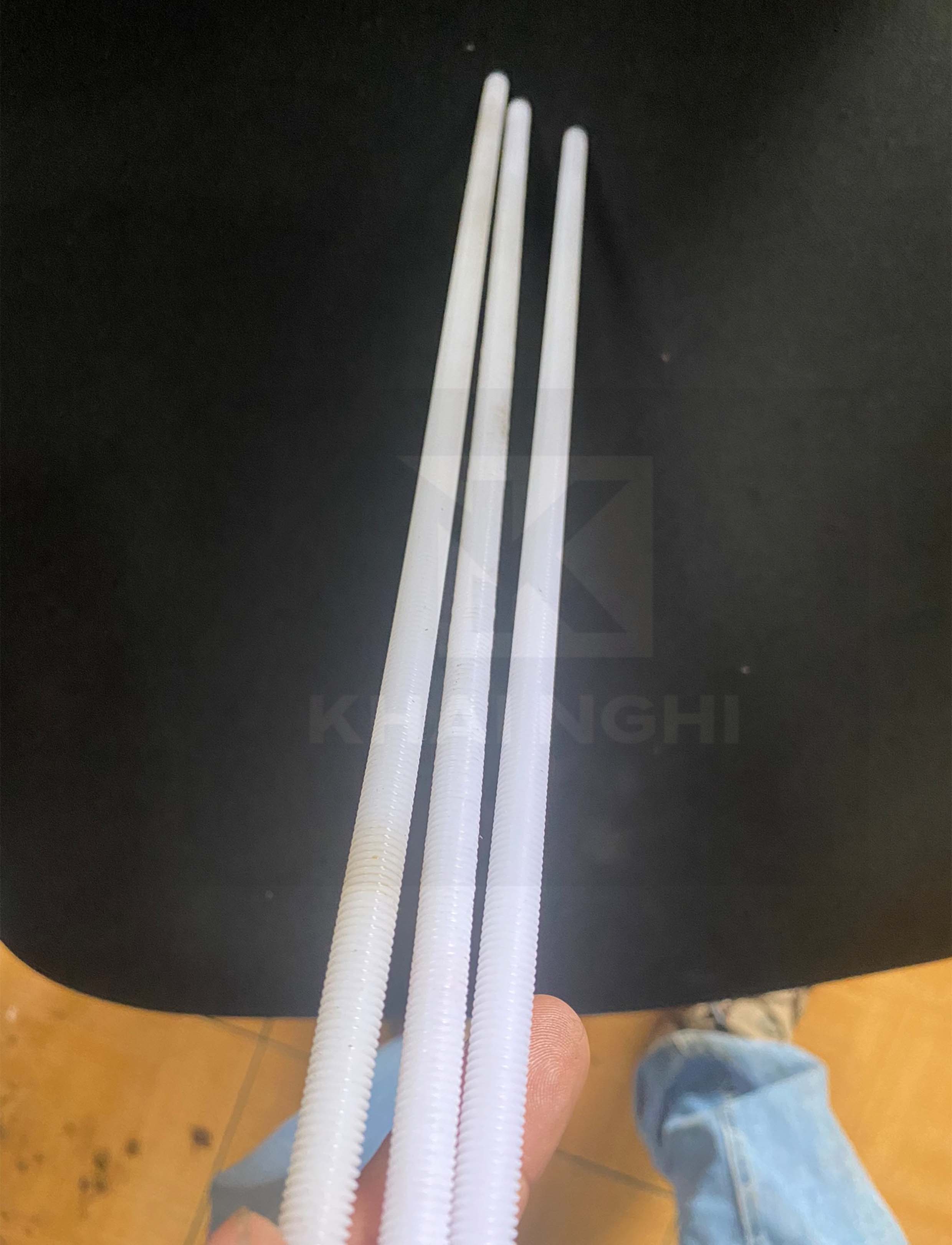 Thanh nhựa ren đặc ty nhựa ren cách điện nhựa pe m6 m8 m10 m12 m16 m18 m20 chiều dài 300mm 500mm 700mm