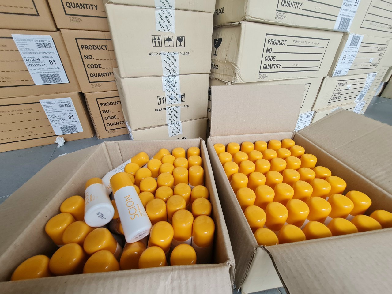 [HCM]Lăn khử mùi scion nuskin ( mẫu mới )
