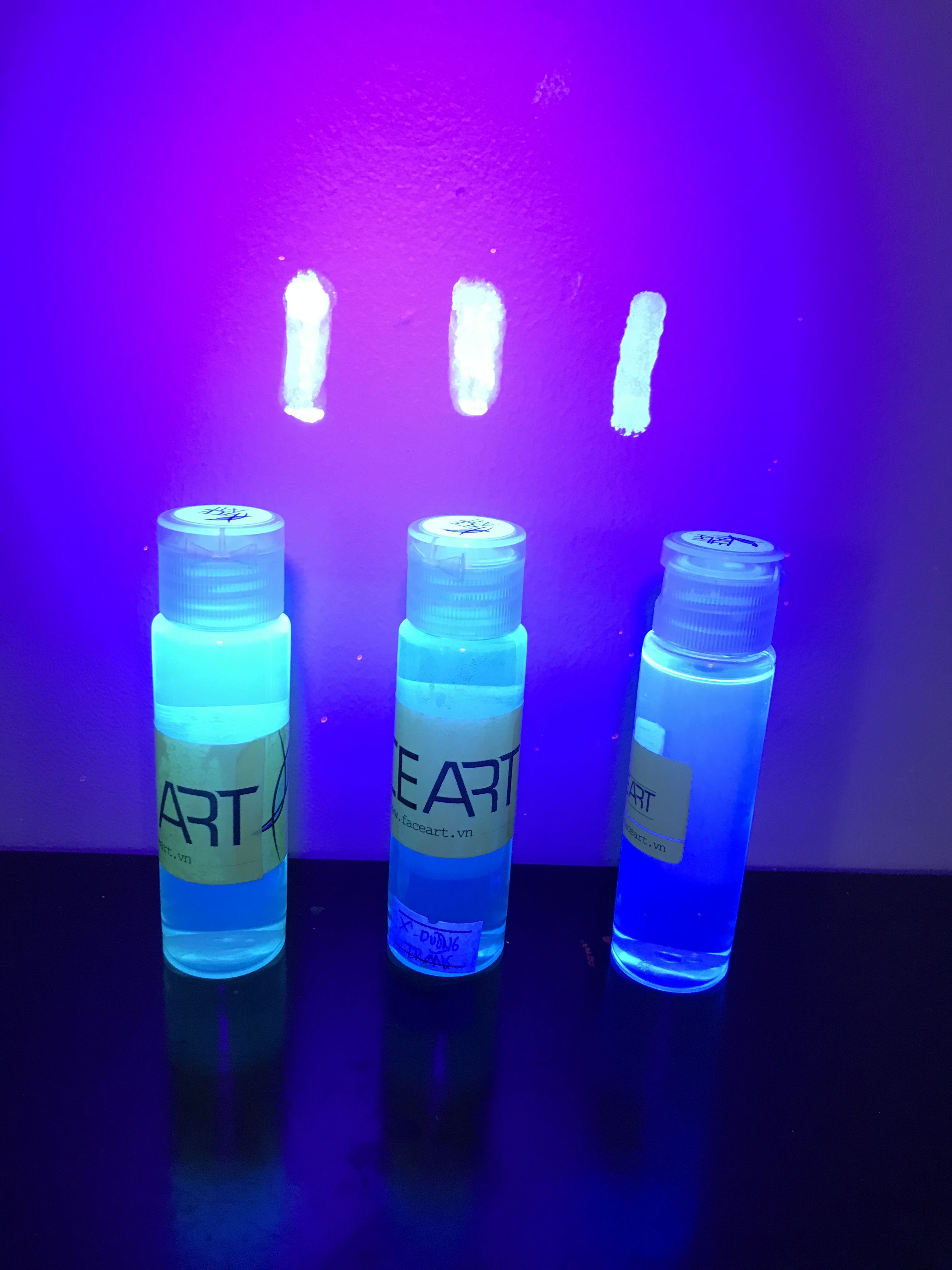 MỰC VÔ HÌNH  - Mực tàng Hình - Mực vô hình hoàn toàn chỉ phát sáng DẠ QUANG HIỆN HÌNH khi có tia uv, đèn cực tím