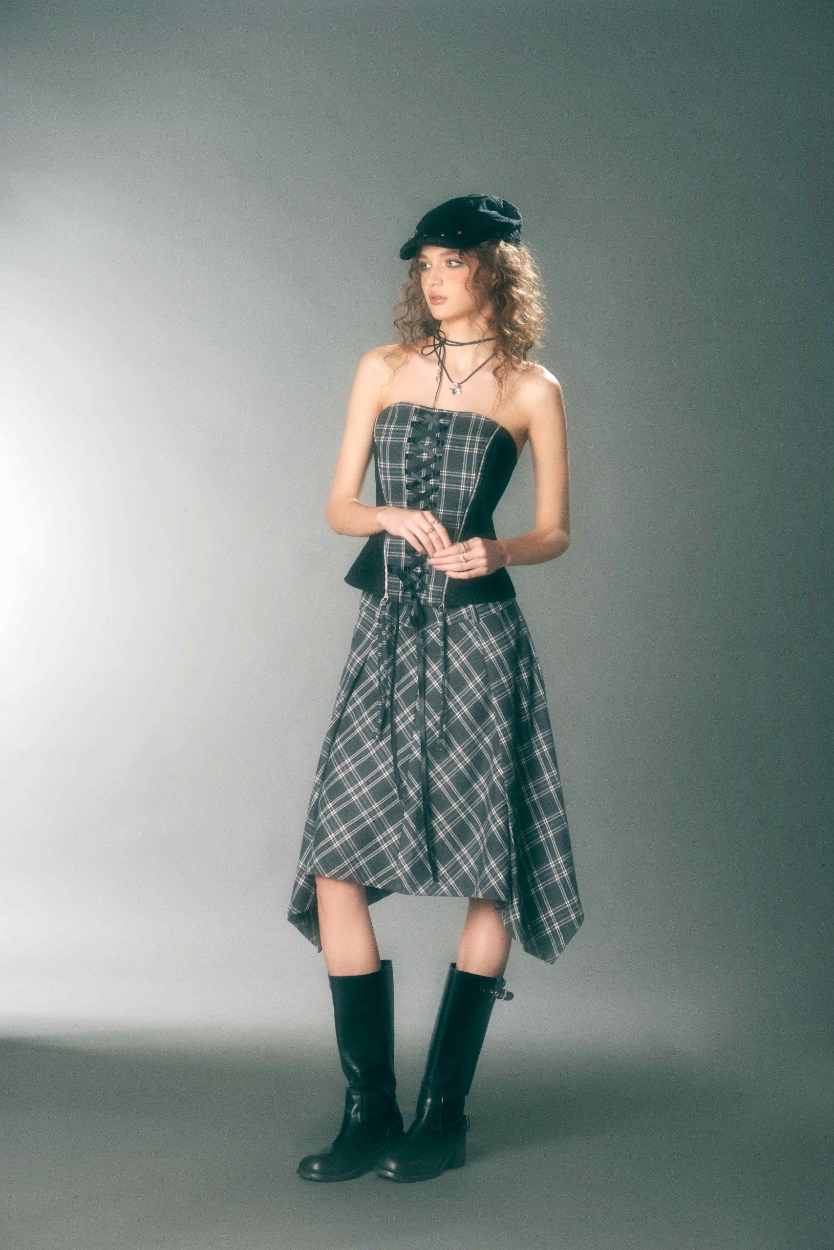INTO.EIGHT | Chân váy dáng lửng tà bất đối xứng INTO.EIGHT thiết kế (CLOVER SKIRT)