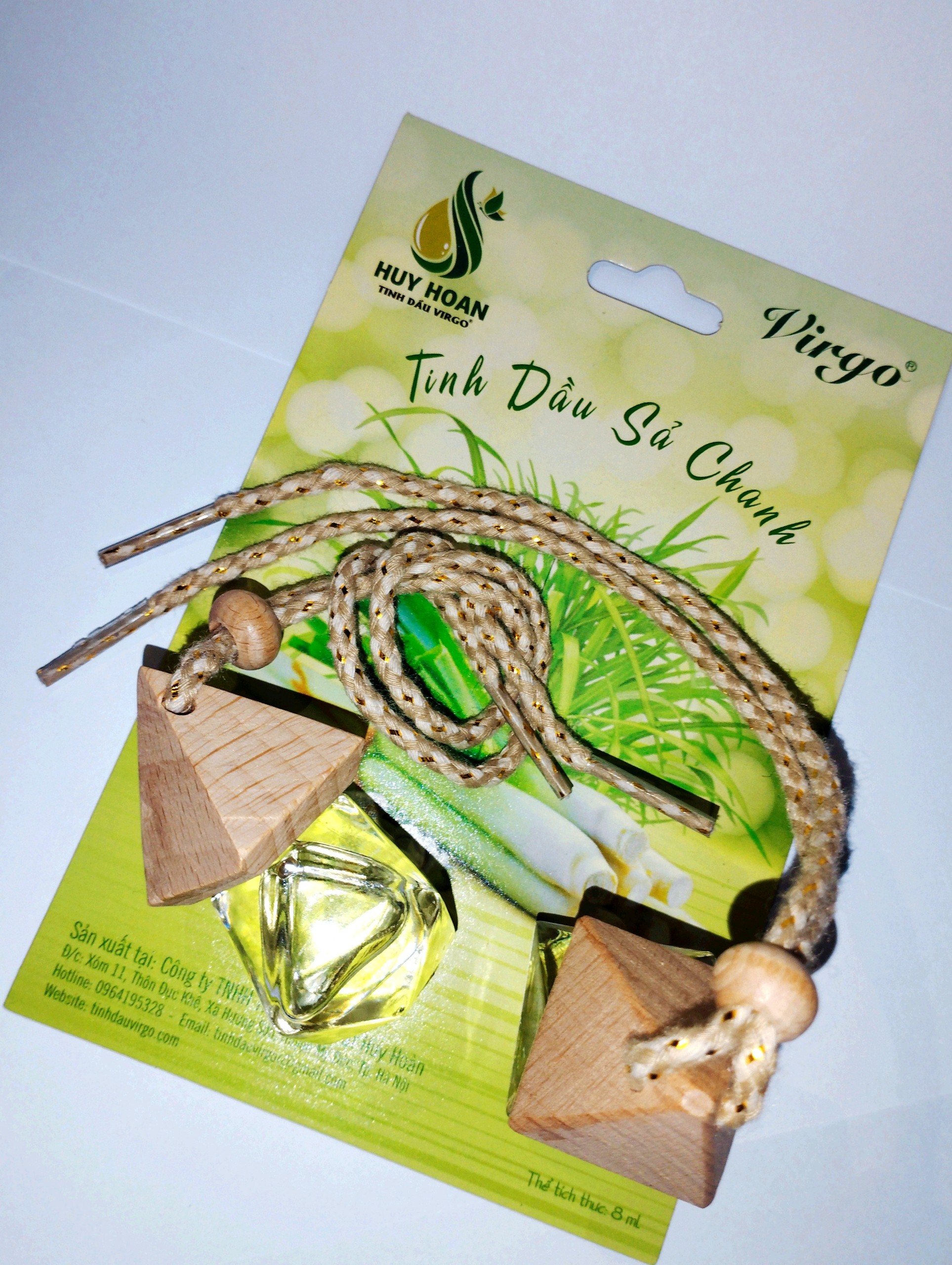 Tinh dầu treo xe ô tô