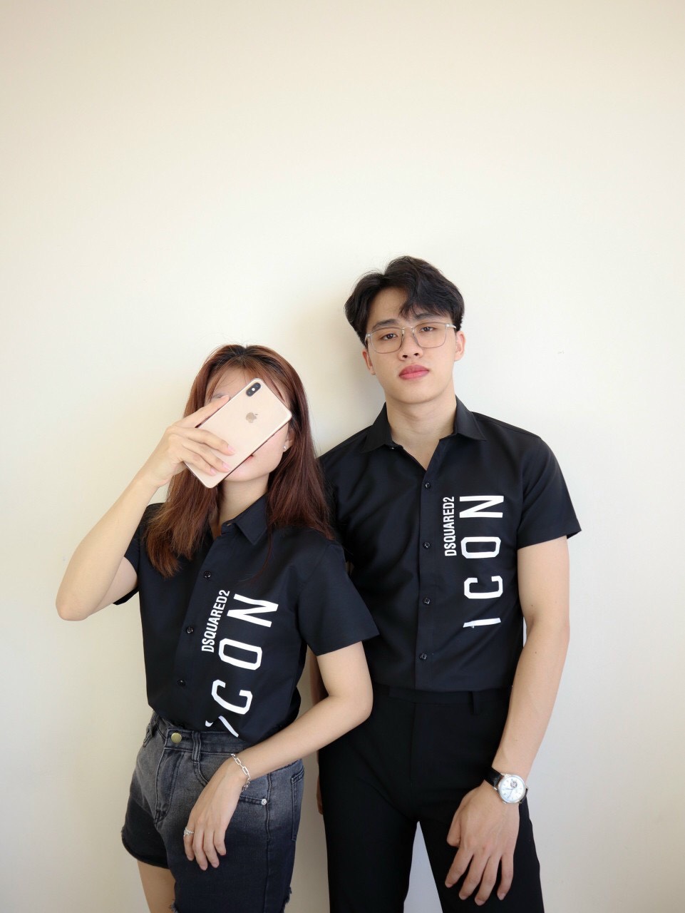Sơ mi nam nữ tay ngắn in chữ dọc thời trang cực xịn xò