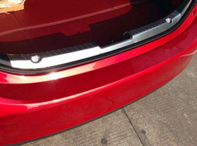 chống trầy cốp mazda 3 2015-2019 new
