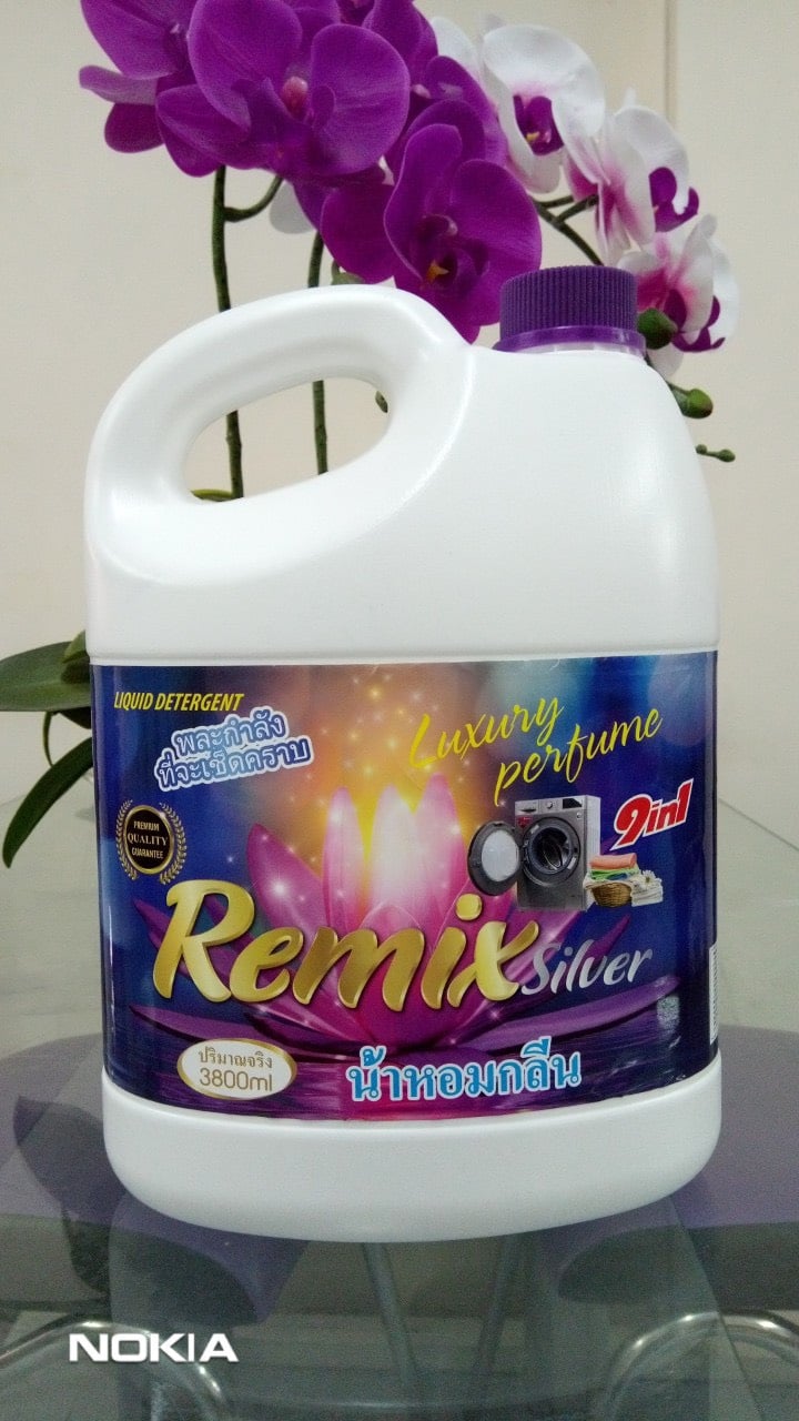 [HCM]Nước giặt quần áo Remix Siver 3800ml (3.8 lít)