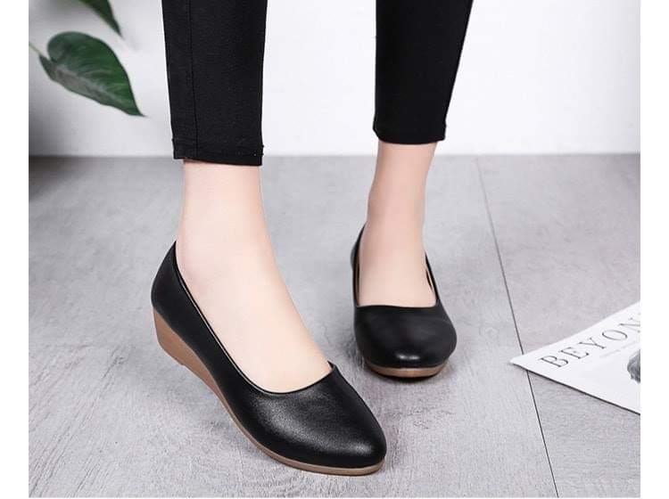 Giày bít mũi da mềm gót cao 3p