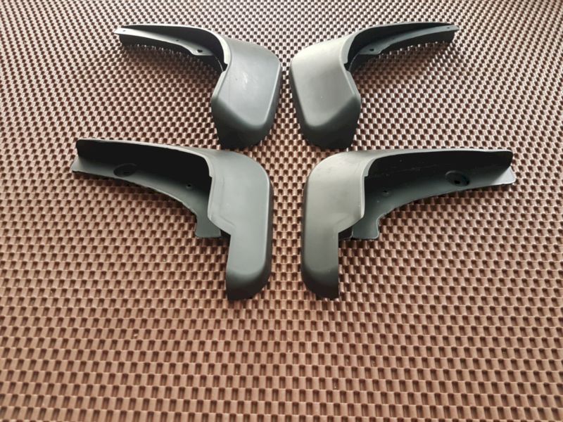 Chắn bùn xe Chevrolet Cruze