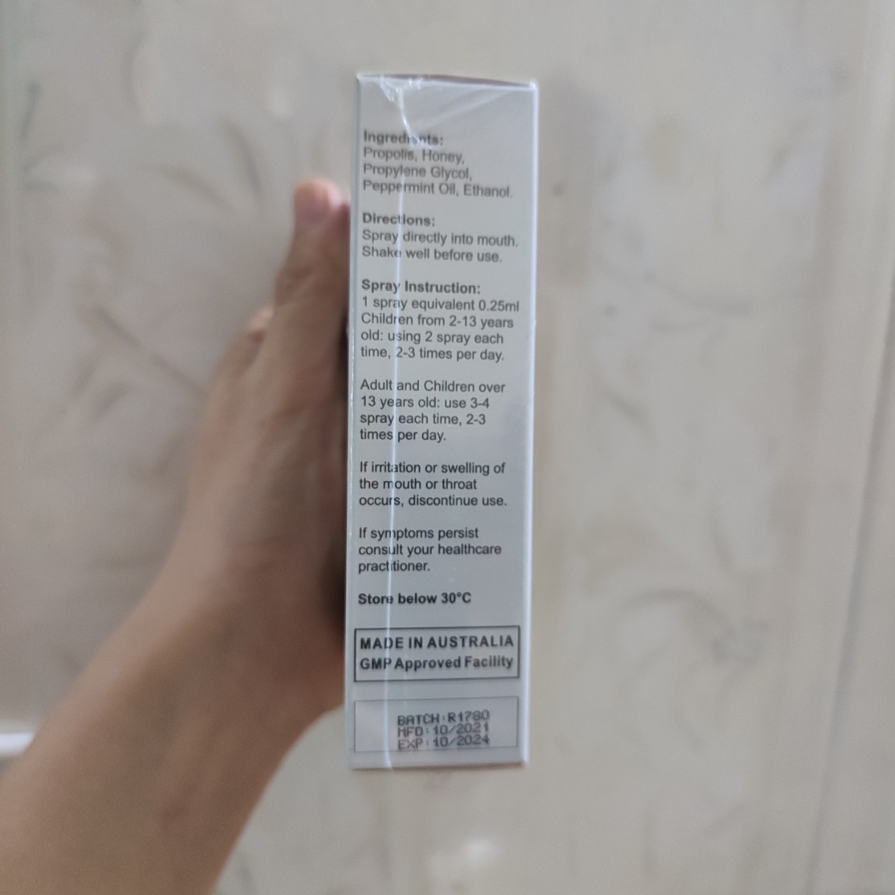 Xịt keo ong Vitatree Super Propolis Spray Complex with Honey 30ml Úc