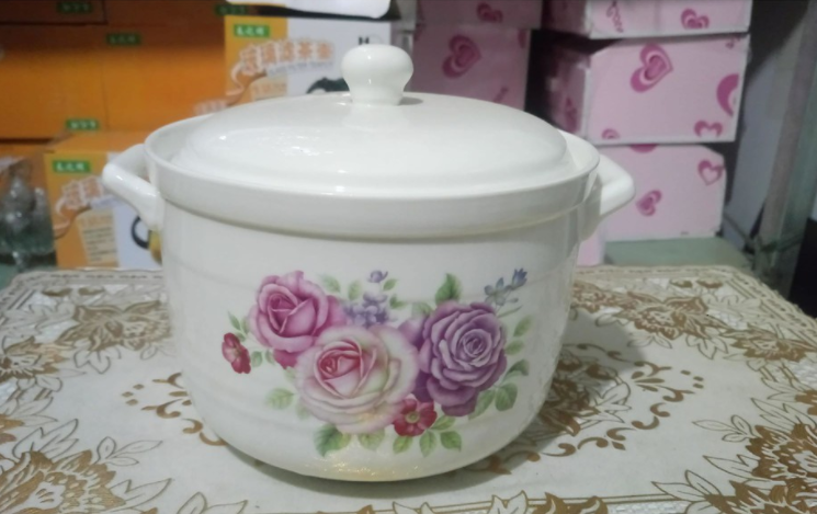 Âu sứ có nắp sứ đựng cơm canh