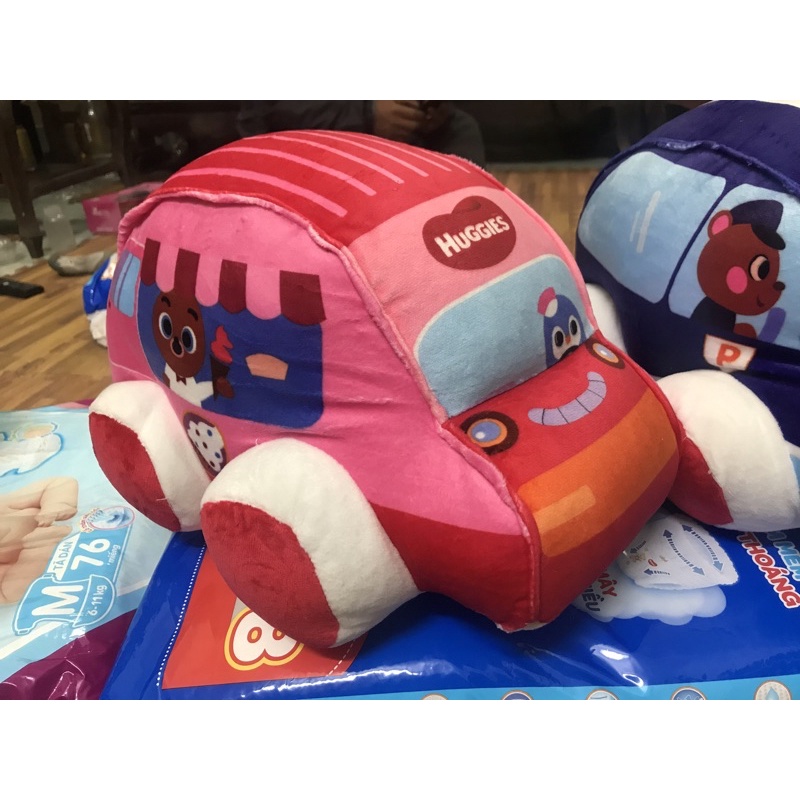 (Size lớn) Ô tô bông Huggies (Được chọn màu)