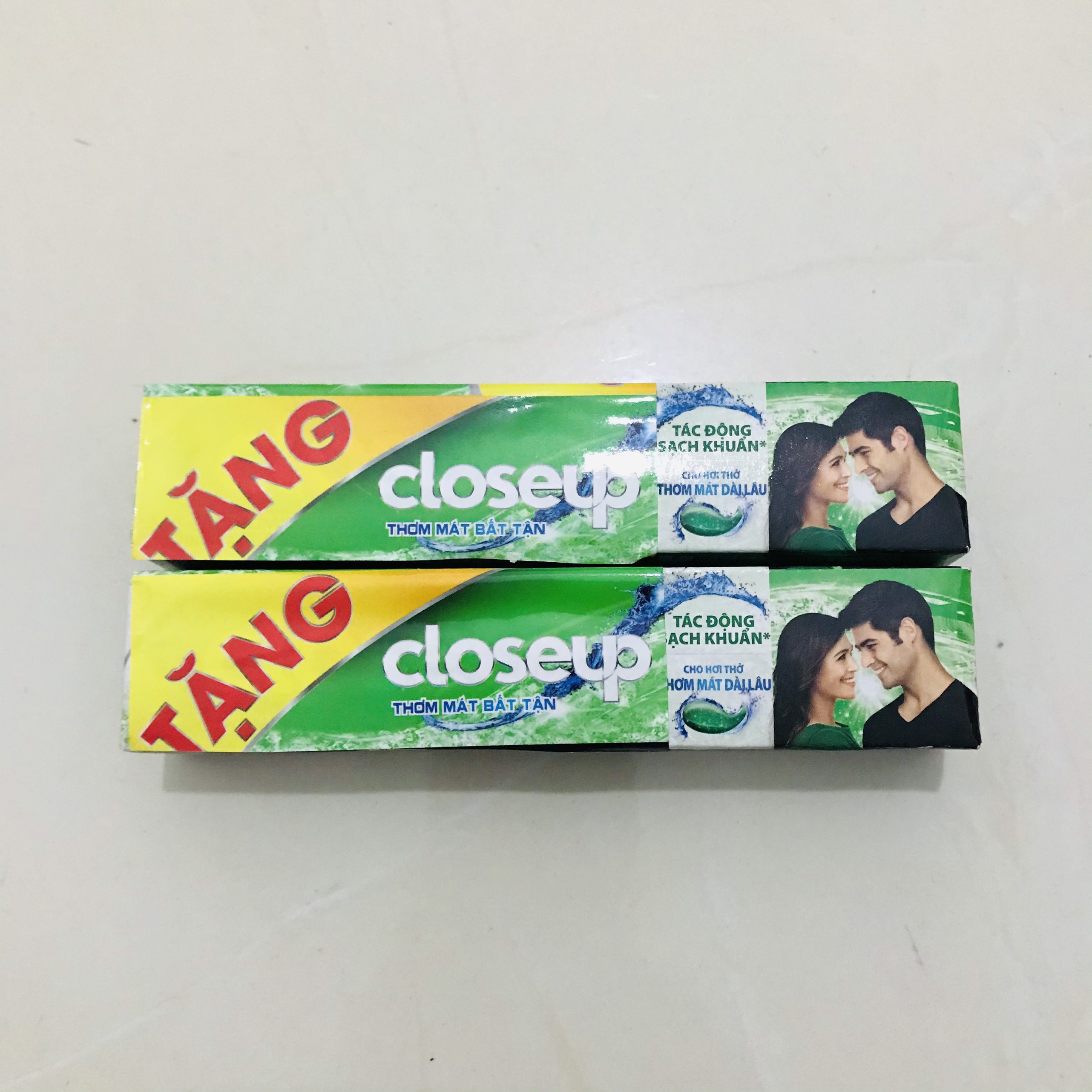 Combo 2 tuýp kem đánh răng Closeup 30gam/tuýp