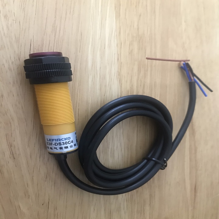 Cảm biến quang e3f-ds30c4