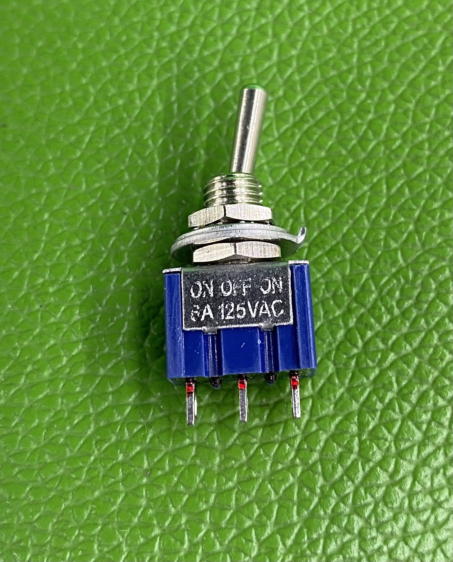Combo 10 Công tắc gạt 2-3 vị trí MTS-102-103 LOẠI 1