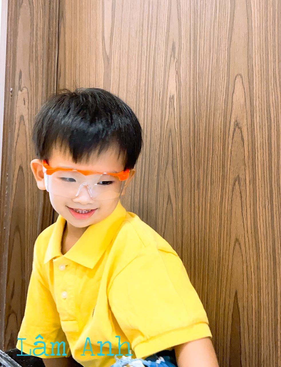 [HCM]Mắt kính bảo hộ cho bé