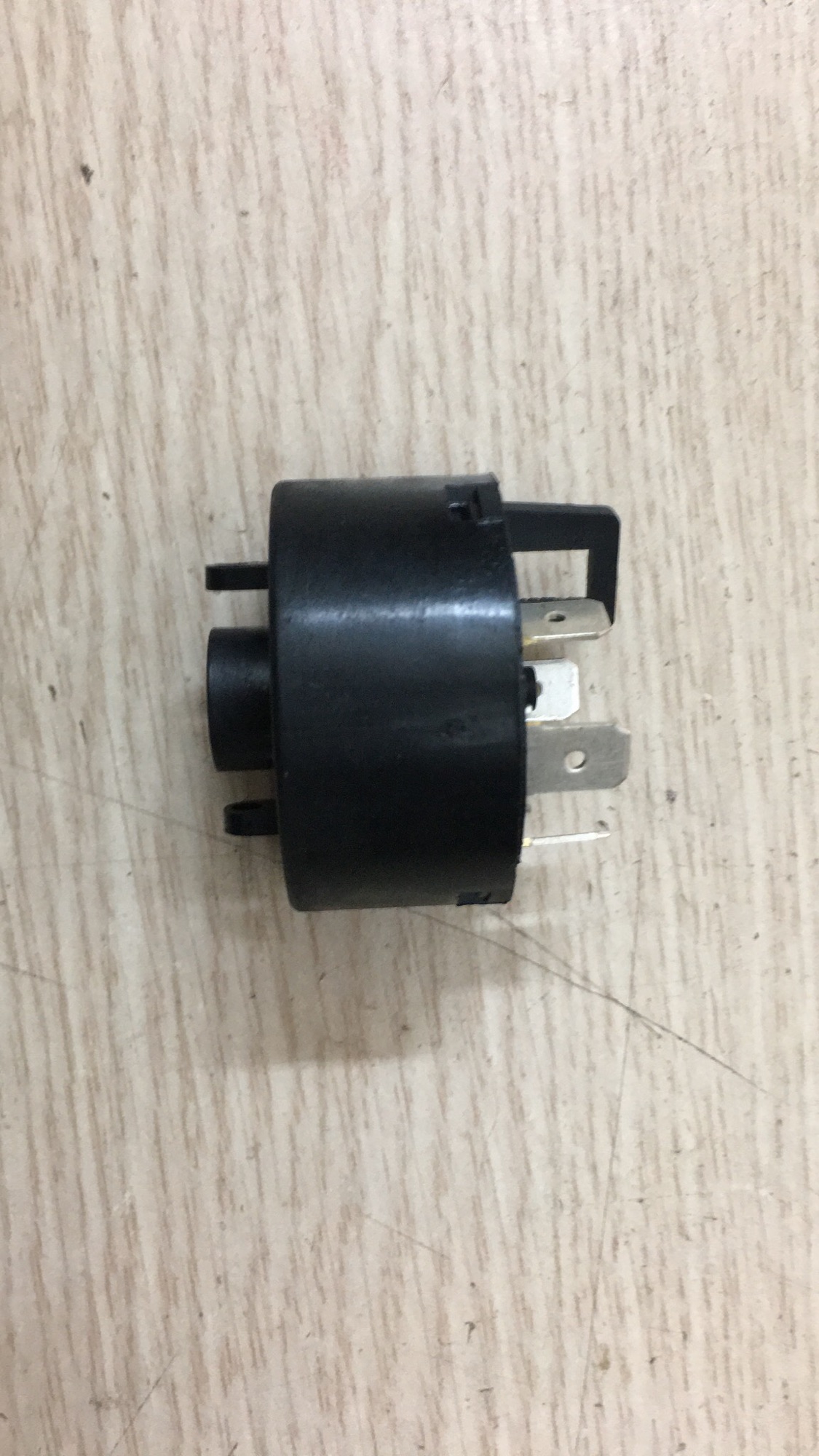 Công tắc đánh lửa Chery QQ