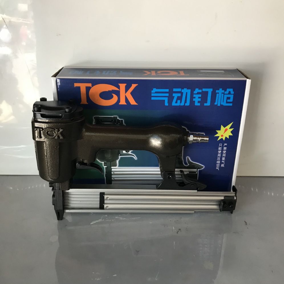Dụng cụ bắn đinh yên xe máy bắn đinh u