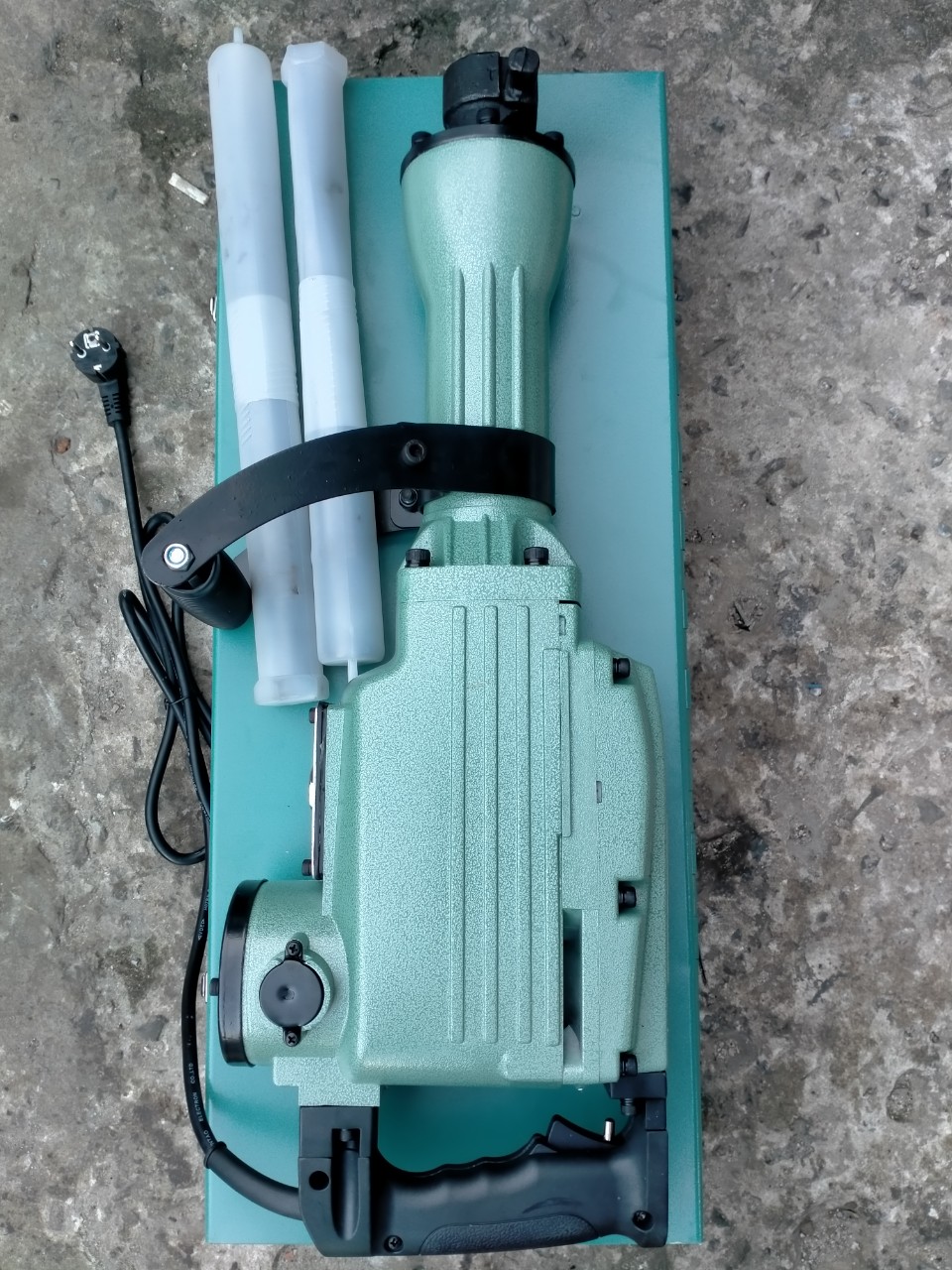 Máy đục bê tông 30mm HITACHI