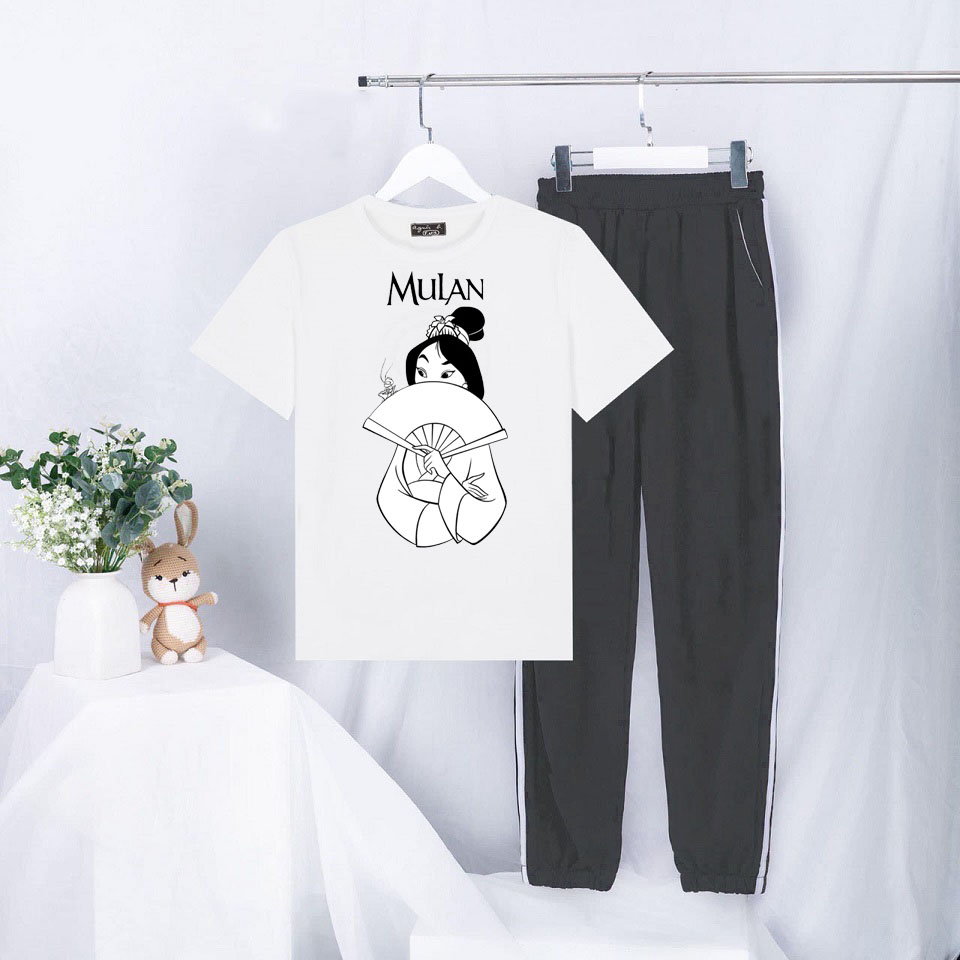 Sét Bộ Đồ Mùa Hè Ulzzang Nữ Xinh Cute Mặc Đi Chơi Dạo Phố, Chất Liệu Áo Cotton Organic Màu Trắng Ngắn Tay Cổ Tròn In 3D Cô Gái Cầm Quạt Mulan Cute Kèm Quần Thun Bo Chun Gấu Hai Rót Phong Cách
