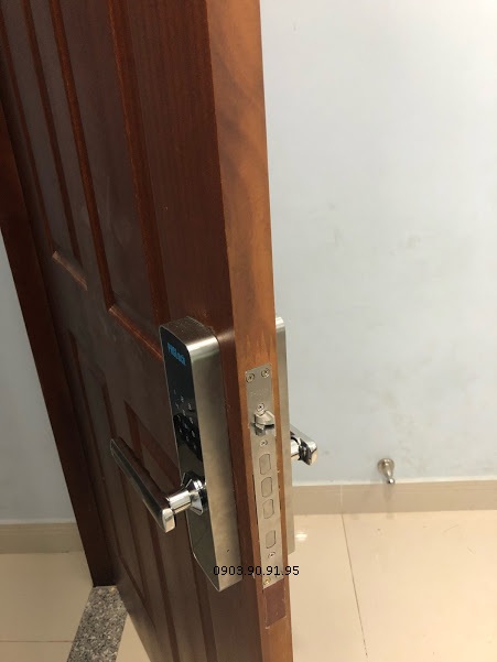Khóa điện tử KR7153S PHGLock