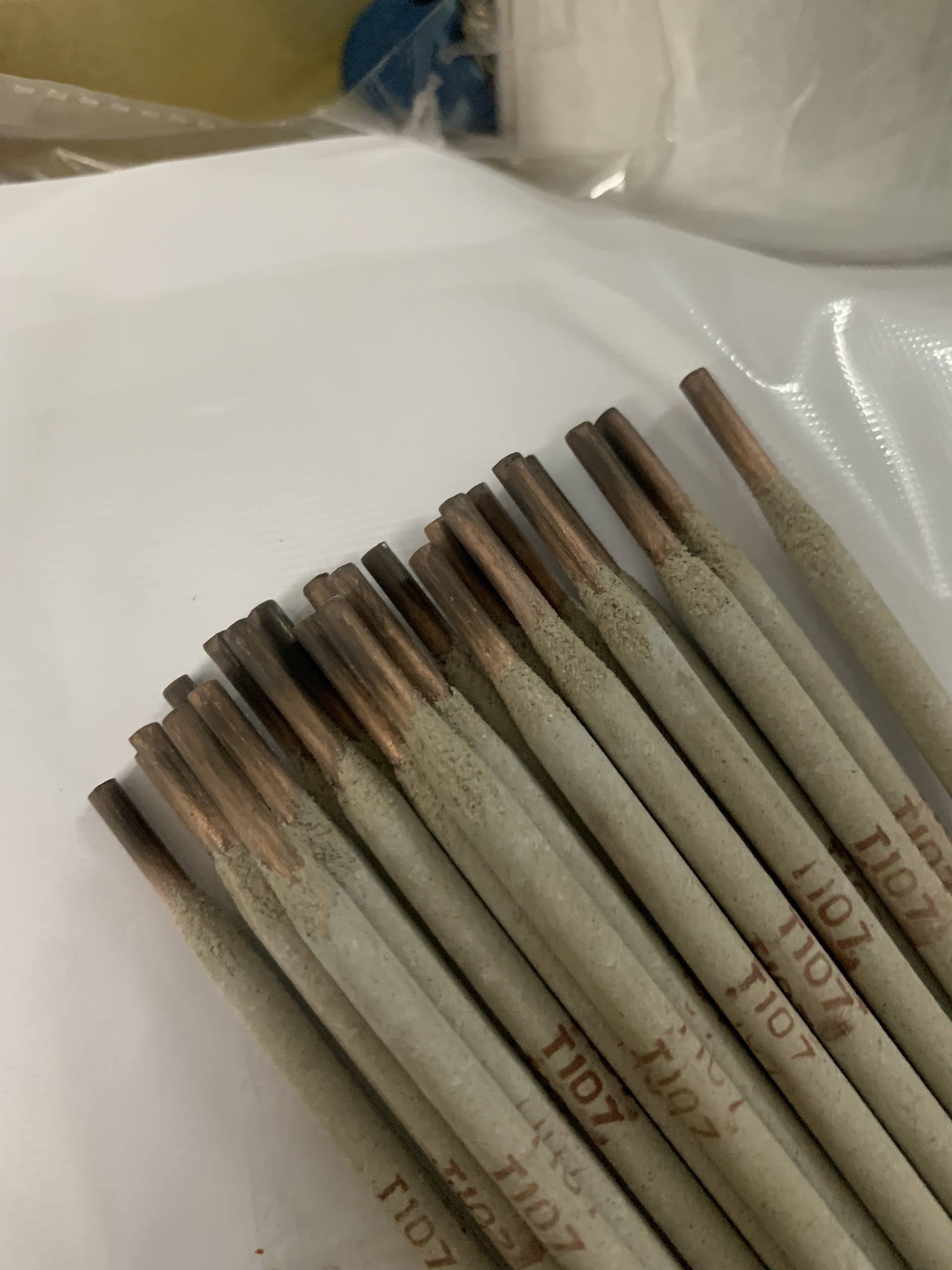 05 Que hàn đồng bọc thuốc ( hàn điện ) 3.2mm