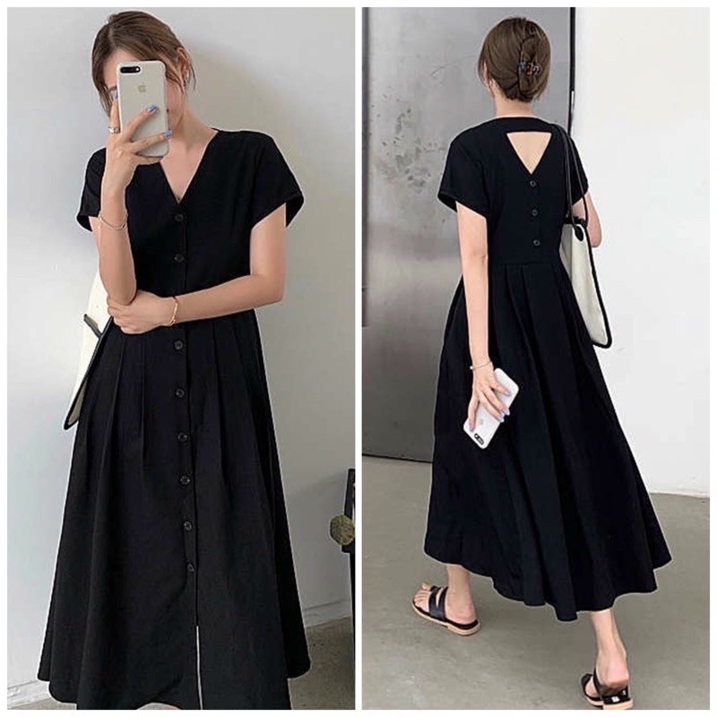 Đầm đen form dài nút sau