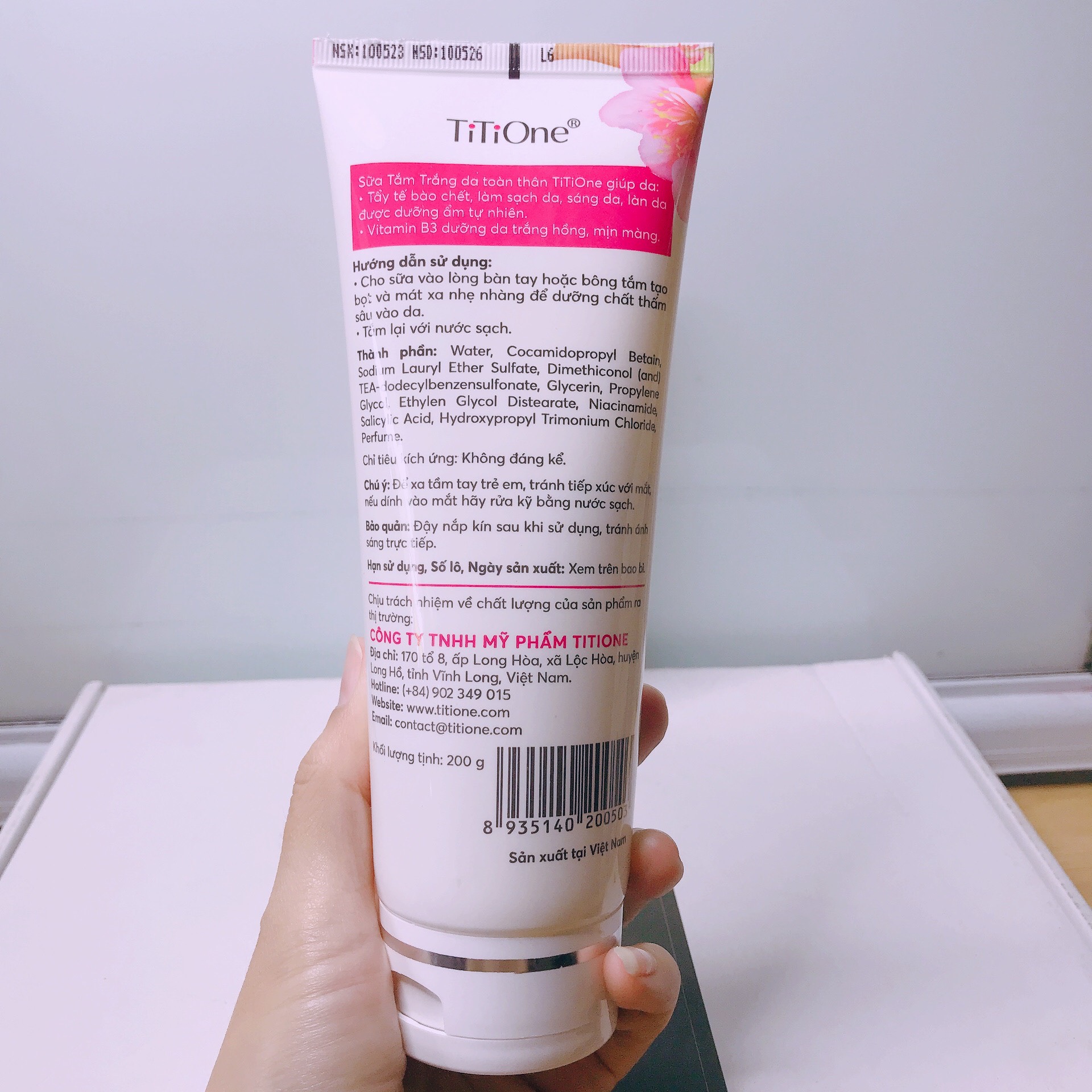 Sữa Tắm Trắng TiTiOne Trắng Hồng Nhẹ 200g