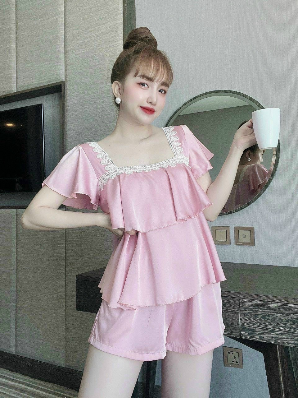 Đồ bộ satin đùi freesize dưới 60kg có túi quần set bộ mặc nhà tiểu thư vải lụa satin xịn mịn siêu mát
