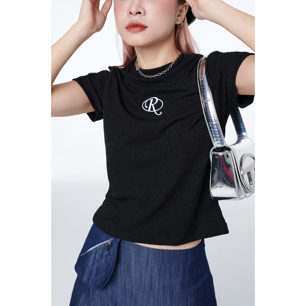 Remmus signature logo Baby Tee - Áo thun thuê logo đơn giản cho nữ