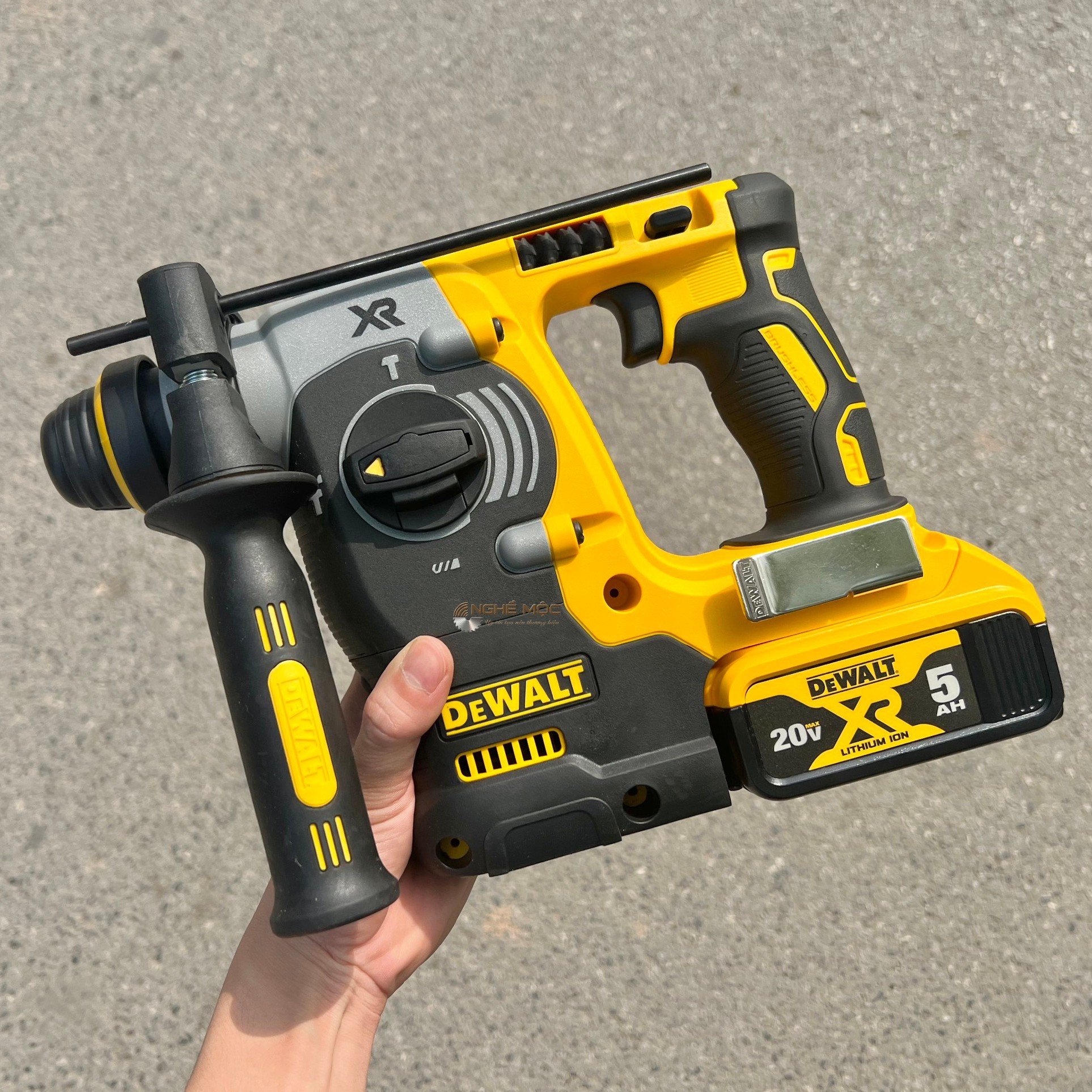 Máy khoan betong Dewalt DCH273