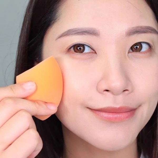 Mút tán kem nền Real Techniques