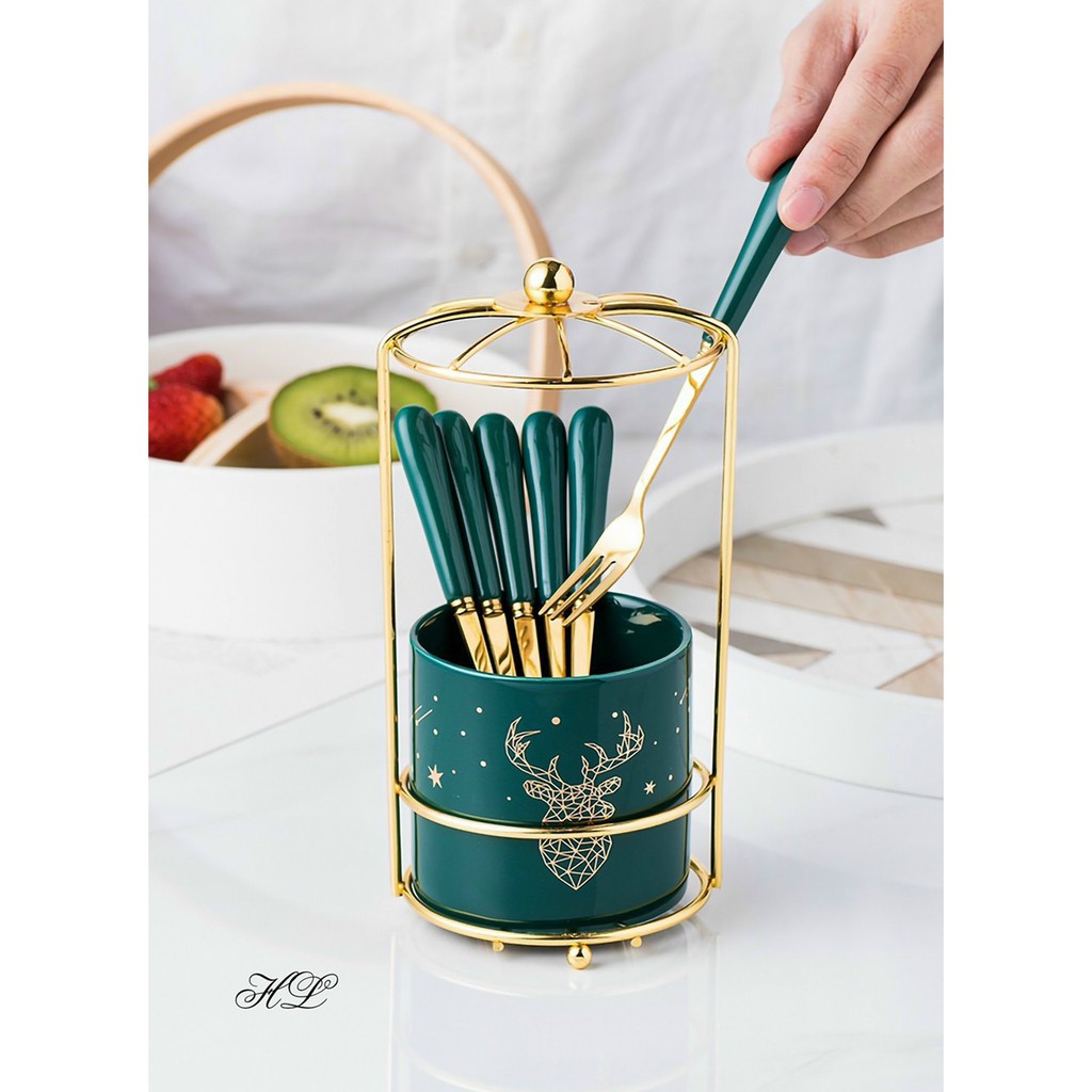 Ống cắm đũa sứ xanh kèm 6 dĩa bằng sứ có khung thép mạ vàng