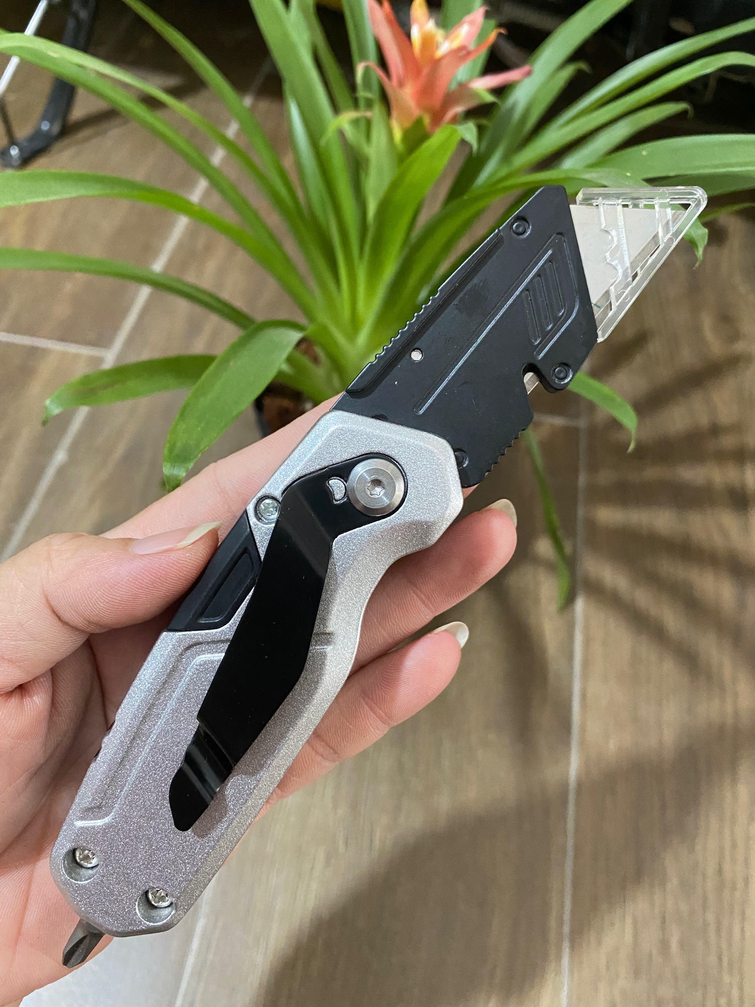 Dao rọc cáp, rọc giấy husky đa năng