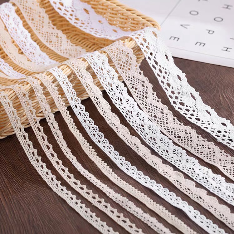 Dây ren màu trắng ngà dùng trang trí sản phẩm decor - Tada craft