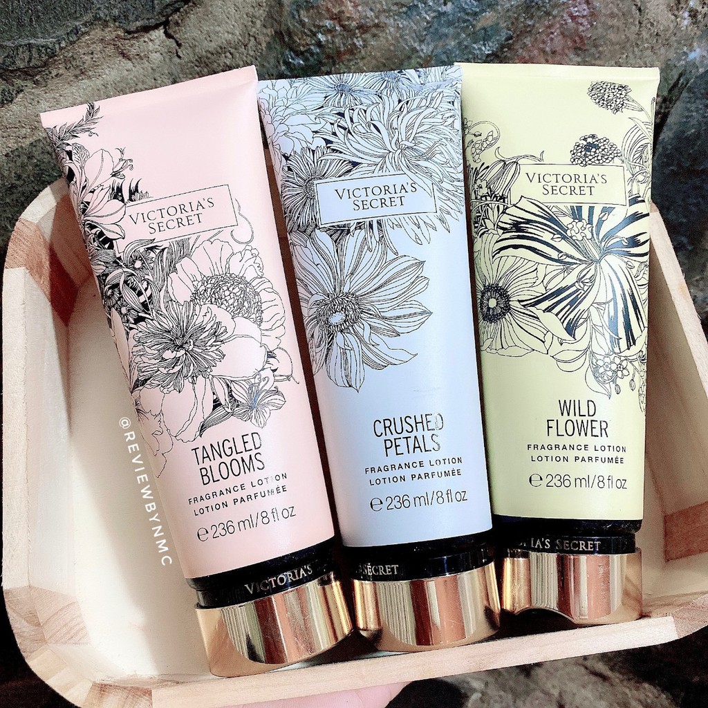 Dưỡng thể Lotion hương nước hoa Victoria Secret các mùi mới tuýp 236ml  giúp làn da của các bạn gái thêm phần mượt mà và mềm mịn  Kết cấu dạng sữa giúp tinh chất thẩm thấu vào da nhanh hơn và hiệu quả hơn.