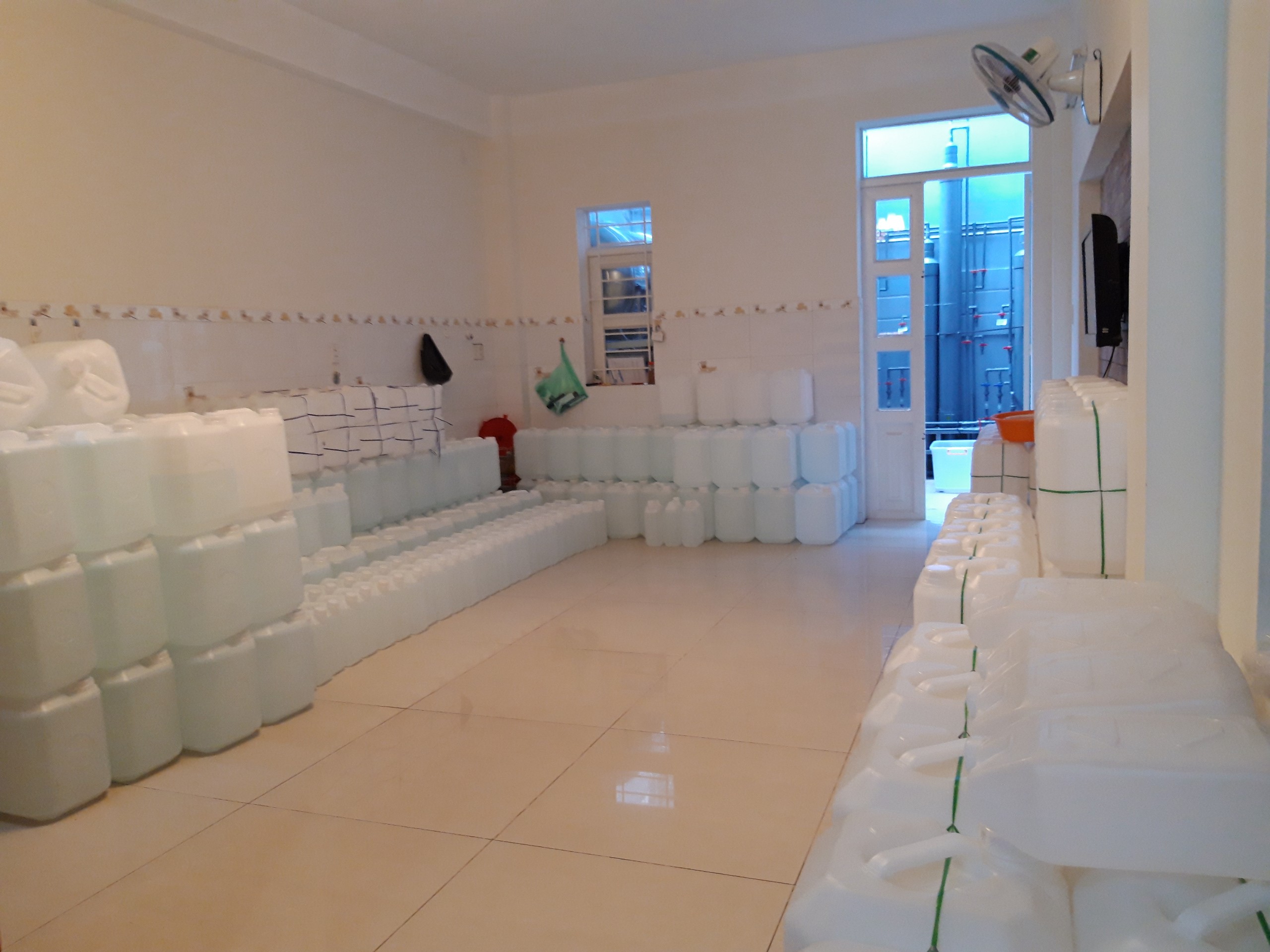 Nước cất 3 lần chai 1 lít