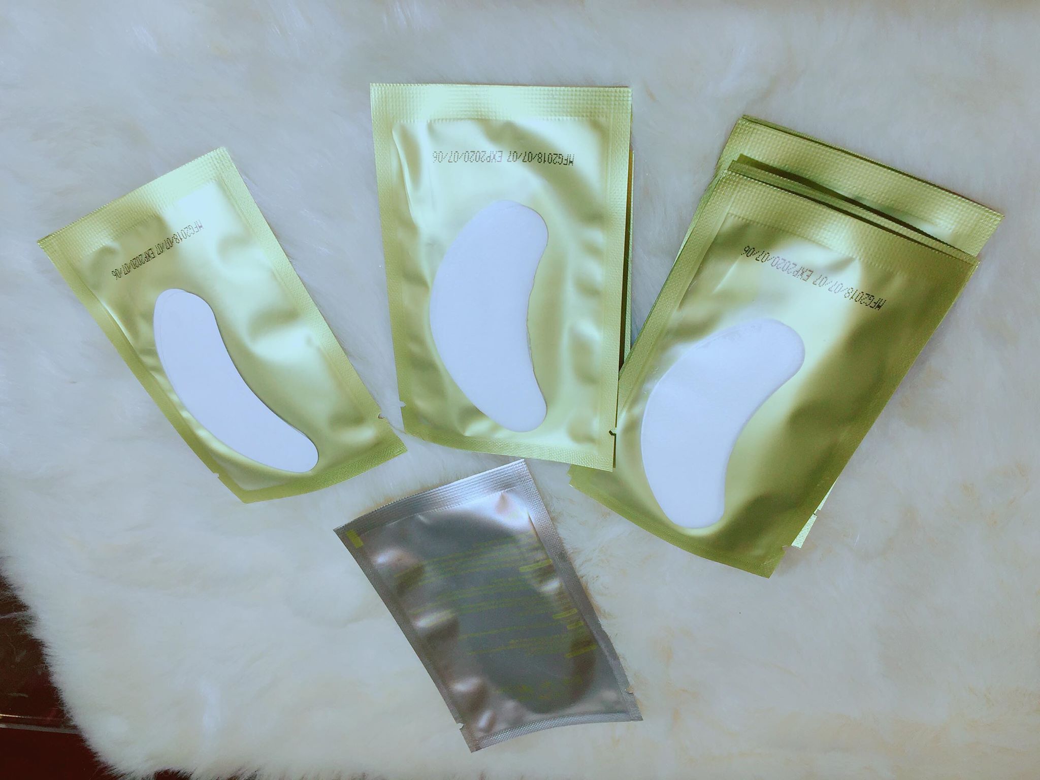 Gel Pad Dán Mi Dưới 1 Gói 50 miếng