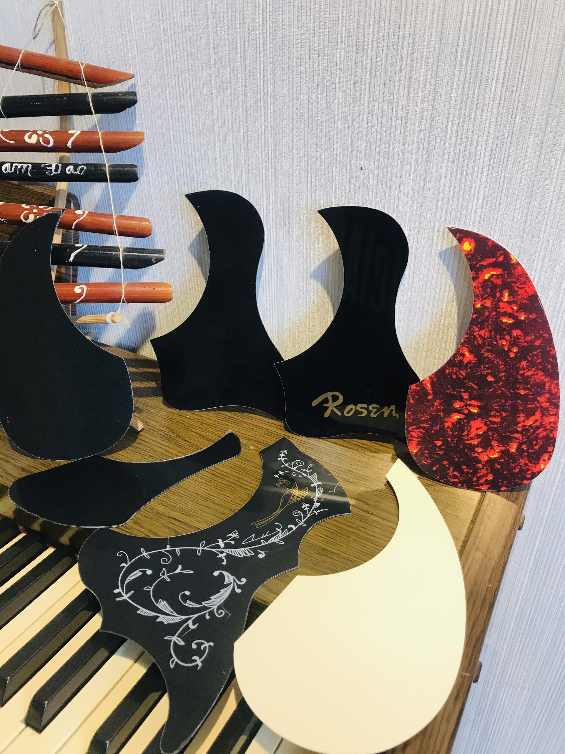 Miếng dán chống xước Có Hoa Văn cho Đàn Guitar