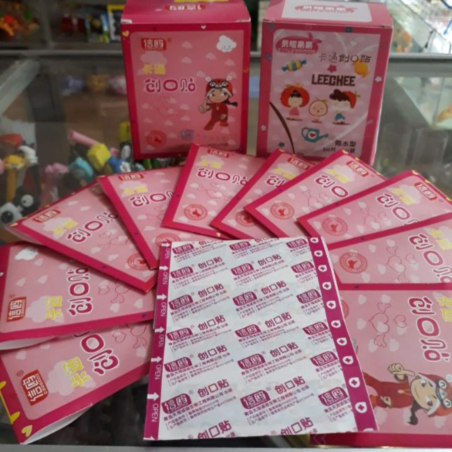 Hộp 100 miếng dán băng keo cá nhân hoạt hình hàn quốc