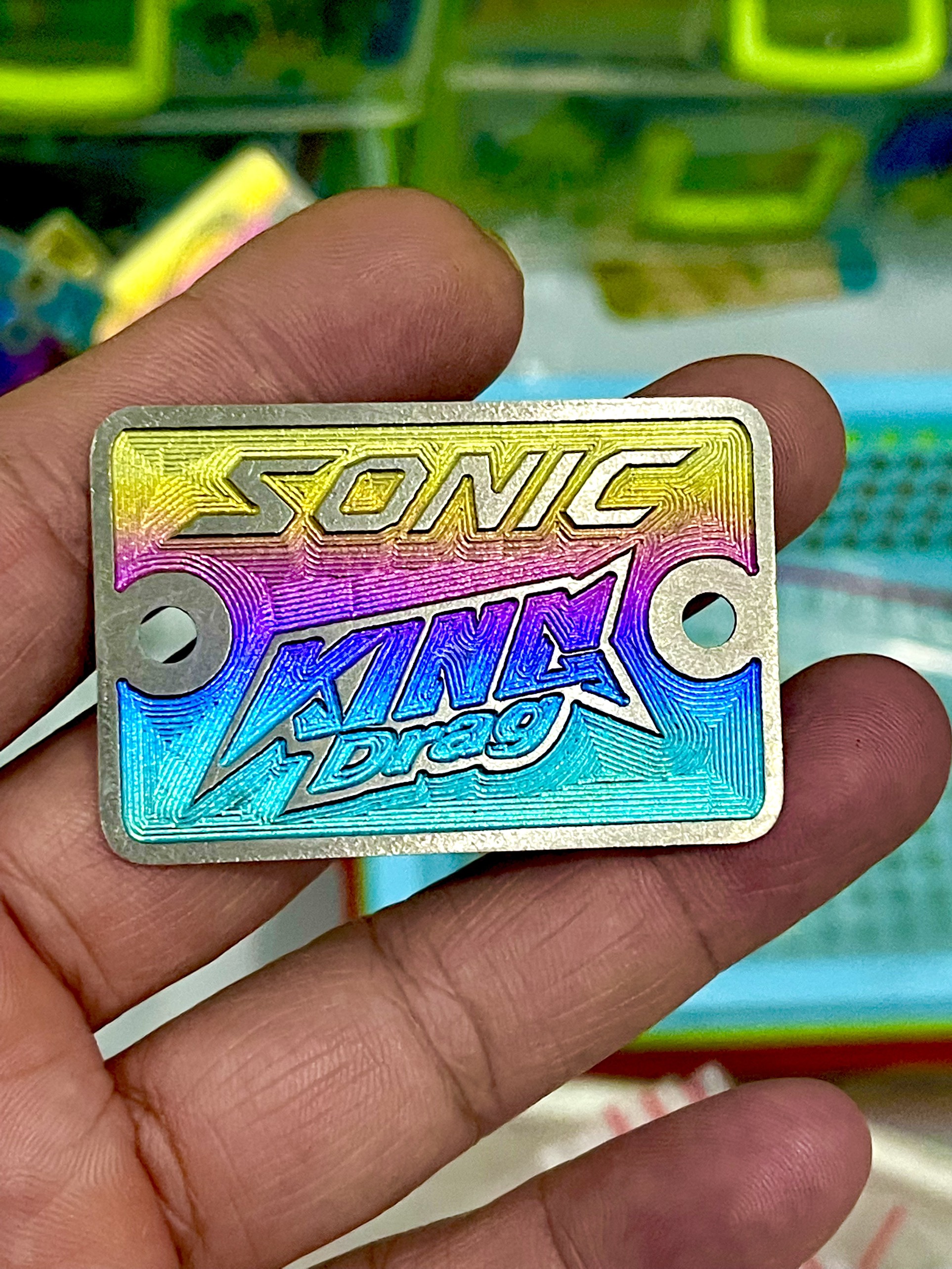 Tem titan nap dau xe sonic