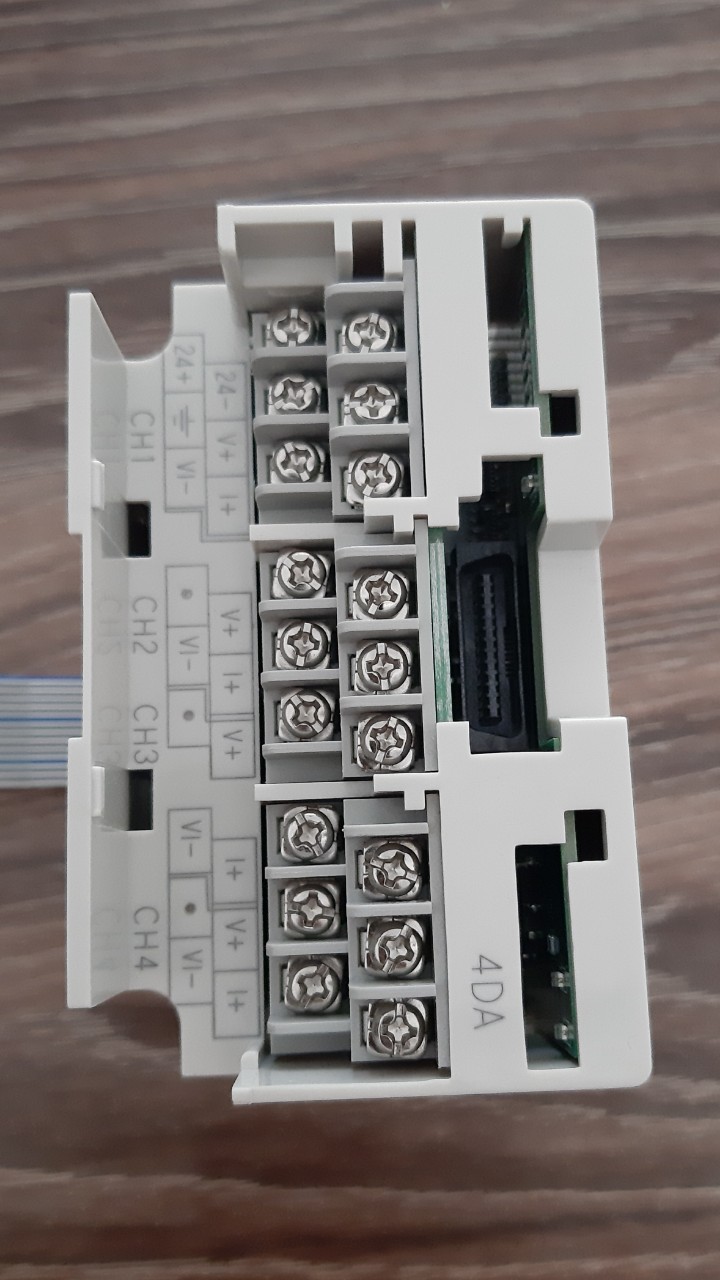 Module analog output FX2N-4DA
